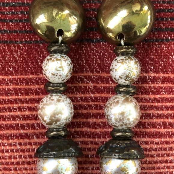 VTG 1980s Faux Pearl Dangle Drop Clip On Earrings - Picture 1 of 7
